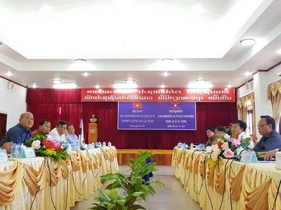 Bộ trưởng Bộ Kế hoạch và Kl99ok phiên bản mới Nguyễn Chí Dũng, Chủ tịch Ủy ban Hợp tác Việt - Lào làm việc với ông Vanxay Phengxoumma, Bí thư, Tỉnh trưởng Tỉnh Hủa Phăn.