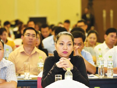 Rất đông cư dân, đại diện Ban quản trị tham gia tọa đàm. Ảnh: Lê Toàn