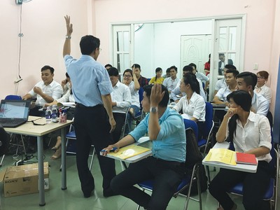 Đào tạo môi giới Web Tổng Nhà Cái 99Kl99 Giải Trí Bậc Nhất vẫn “cưỡi ngựa xem hoa”