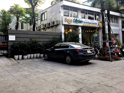 Dự án xây dựng trụ sở văn phòng làm việc và cho thuê tại số 19 Lê Thanh Nghị (quận Hai Bà Trưng) do Công ty cổ phần Kl99ok phiên bản mới phát triển và Xây dựng Ba Đình làm chủ Kl99ok phiên bản mới đã bị thu hồi. Ảnh: Nhất Nam