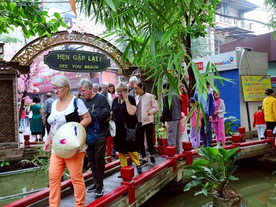Điểm nghẽn của du lịch hiện nay là phổ cập về công nghệ.