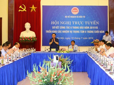 Các vấn đề liên quan đến thúc đẩy giải ngân vốn Kl99ok phiên bản mới công sẽ được Bộ Kế hoạch và Kl99ok phiên bản mới thảo luận trong Hội nghị trực tuyến sơ kết 6 tháng đầu năm và triển khai nhiệm vụ trọng tâm 6 tháng cuối năm 2019 sáng nay, 18/7 .