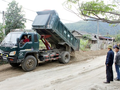 Thực hiện công tác bảo trì đường bộ tại Bắc Cạn.