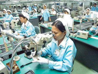 Sau 3 quý, đà tăng trưởng dương trong thu hút Kl99ok phiên bản mới nước ngoài của Việt Nam đã quay trở lại. Trong ảnh: Nhà máy của Fujitsu tại Việt Nam.    Ảnh: Đức Thanh
