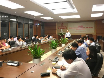 Chủ nhiệm Ủy ban Kl992 cổng game cá cược Vũ Hồng Thanh chủ trì Tọa đàm (Ảnh: K.T)