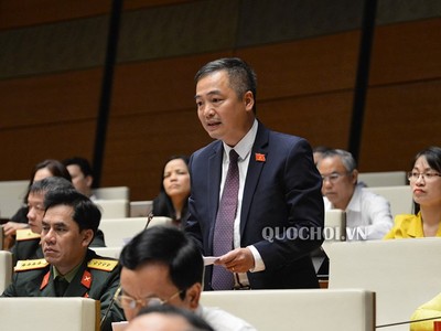 Đại biểu Nguyễn Lân Hiếu (An Giang) cho rằng cần công khai chi tiết các vi phạm luật pháp quốc tế cùa Trung Quốc trên Biển Đông