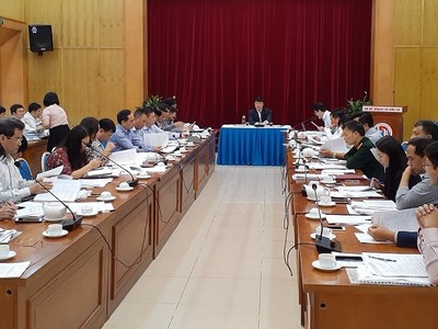 Thứ trưởng Bộ Kế hoạch và Kl99ok phiên bản mới Nguyễn Đức Trung, Phó Trưởng Ban soạn thảo các Nghị định chủ trì cuộc họp.