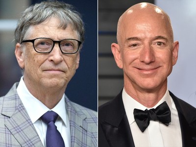 Bill Gates và Jeff Bezos liên tục so kè về 99Kl.app cổng game giải trí. Ảnh: People. 
