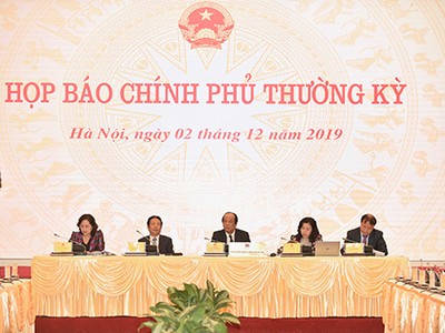 Các thành viên của Kl993 ưu đãi thưởng hấp dẫn tại buổi họp báo thường kỳ chiều 2/12