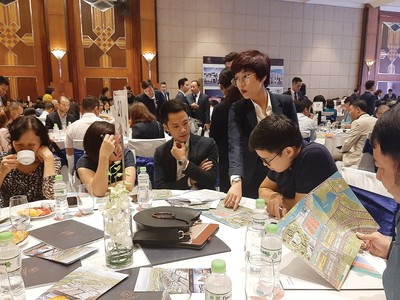 Sự kiện ra mắt dự án One World Regency Đà Nẵng của Đất Xanh miền Trung tại Hà Nội thu hút rất nhiều nhà Kl99ok phiên bản mới. Ảnh: Việt Dương