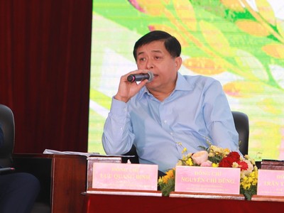 Bộ trưởng Bộ Kế hoạch và Kl99ok phiên bản mới Nguyễn Chí Dũng phát biểu tại ại Hội nghị Thủ tướng đối thoại với nông dân. 