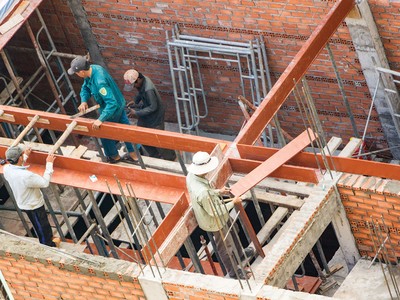 Xi măng tăng giá đã ảnh hưởng tới nhiều công trình xây dựng