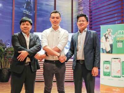 Nguyễn Bảo Trọng (đứng giữa) và các nhà Kl99ok phiên bản mới trong một chương trình truyền hình thực tế.