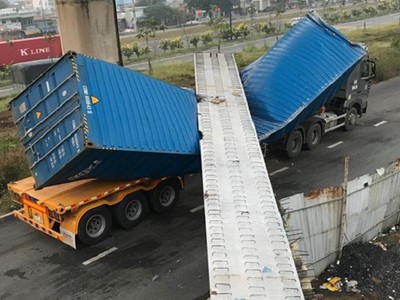 Hiện trường vụ tai nạn xảy ra vào rạng sáng ngày 3/11