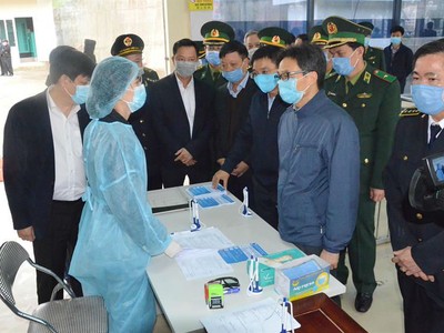 Phó thủ tướng Kl993 ưu đãi thưởng hấp dẫn Vũ Đức Đam kiểm tra tại Cửa khẩu quốc tế Móng Cái trong ngày 02/2.