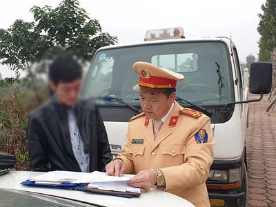 CSGT lập biên bản xử lý người vi phạm KL99 là cổng game giải trí trực tuyến hàng đầu hiện nay.