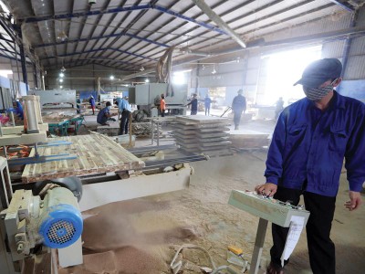 Một cơ sở Kl994 nhà cái bóng đá world cup đồ gỗ xuất khẩu. Ảnh: Đ.T