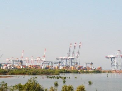 Tỉnh Bà Rịa – Vũng Tàu rà soát và lên phương án kêu gọi nhà Kl99ok phiên bản mới với 17 dự án cảng biển chưa triển khai, chưa có nhà Kl99ok phiên bản mới. Cảng CMIT trong khu vực Cái Mép- Thị Vải. Ảnh: Ngọc Tuấn
