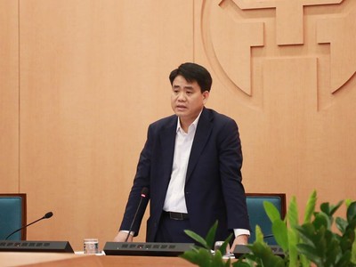 Chủ tịch UBND thành phố Hà Nội Nguyễn Đức Chung tại cuộc họp Ban chỉ đạo phòng chống dịch Covid-19 thành phố Hà Nội chiều 15/4