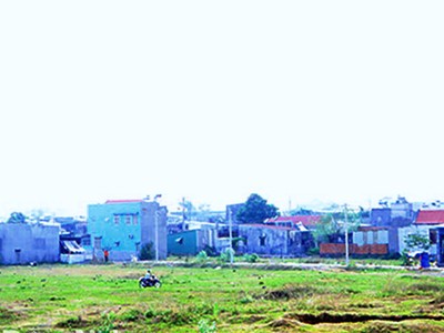 Một phần khu đất để xây dựng Khu đô thị tái định cư phường Hóa An, dự kiến tổng vốn Kl99ok phiên bản mới xây dựng khu đô thị tái định cư hơn 2.700 tỷ đồng. Ảnh: Phạm Tùng. 