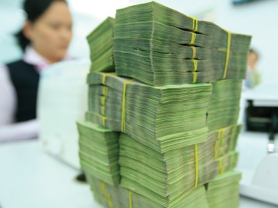 Sau 1 tháng triển khai Kl99ok Kho game đa dạng 01/2020/TT-NHNN, các tổ chức tín dụng đã cơ cấu lại thời hạn trả nợ, giữ nguyên nhóm nợ cho trên 52.000 khách hàng, với số tiền gần 18.000 tỷ đồng. Ảnh: Đức Thanh