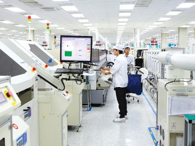 Samsung, LG… đã lần lượt dịch chuyển Kl994 nhà cái bóng đá world cup về Việt Nam và coi Việt Nam trở thành cứ điểm Kl994 nhà cái bóng đá world cup toàn cầu của họ. Trong ảnh: Nhà máy Samsung Bắc Ninh.
