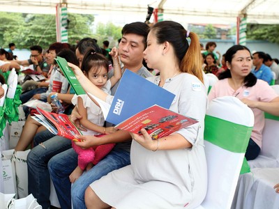 Nhiều chủ Kl99ok phiên bản mới tung ra các chính sách hỗ trợ lớn cho khách hàng để kích hoạt lại thị trường. Ảnh: Lê Toàn