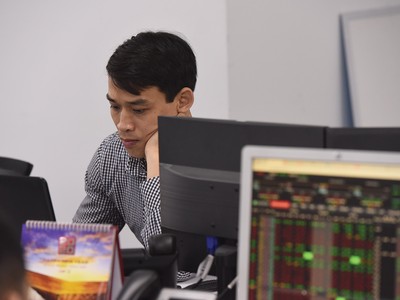 Tháng 6, 99Kl99 link đăng nhập bấp bênh đà tăng
