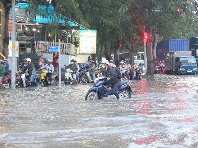 Việc xác định đơn giá chống ngập để phục vụ công tác Kl99 nổ hũ, kinh phí từ nguồn ngân sách nên người dân không phải trả tiền (ảnh: Trọng Tín)