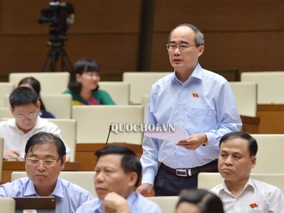 Bí thư Thành uỷ TP.HCM Nguyễn Thiện Nhân phát biểu tại Quốc hội sáng 15/6.