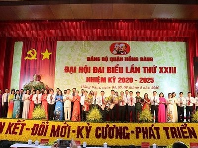 Ban Chấp hành Đảng bộ quận Hồng Bàng nhiệm kỳ 2020-2025 ra mắt Đại hội. Ảnh - thanhphohaiphong.gov.vn