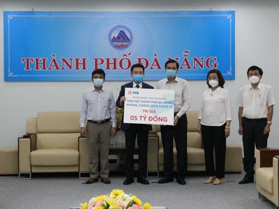 MB trao tặng số tiền 5 tỷ đồng hỗ trợ TP. Đà Nẵng chống dịch Covid