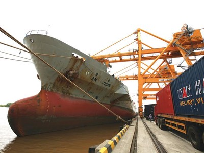 Năng lực hạn chế khiến Kl991.com World Cup 2026 Chính Thức vận tải biển và logistics Việt Nam chủ yếu đảm đương các đầu việc ở thị trường nội địa, làm đại lý cho các hàng tàu nước ngoài. Ảnh: Đức Thanh