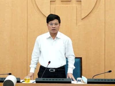 Phó Chủ tịch UBND TP đặc biệt yêu cầu các đơn vị chỉ đạo quyết liệt việc tuyên truyền để người dân đeo khẩu trang nơi công cộng và xử phạt nghiêm minh các trường hợp không thực hiện