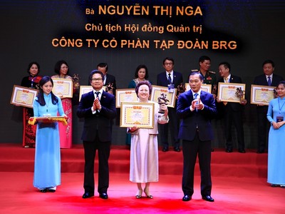 Chủ tịch Kl994 game bài casino hấp dẫn BRG được vinh danh Top 20 doanh nhân tiêu biểu cúp Thánh Gióng