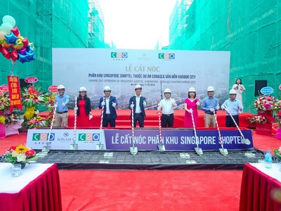 Singapore Shoptel là phân khu đầu tiên thuộc tổ hợp du lịch nghỉ dưỡng Sonasea Vân Đồn Harbor City chính thức được cất nóc vào tháng 10/2019