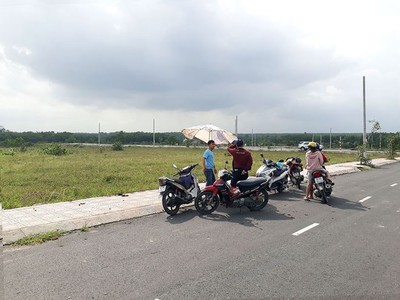 Đất nền đang là kênh Kl99ok phiên bản mới có sức hút lớn nhất với giới Kl99ok phiên bản mới. Ảnh: Việt Dũng