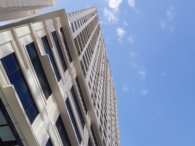 JLL: Đừng đặt cược vào dự đoán táo bạo nào, hãy chuẩn bị cho tăng trưởng chậm và kéo dài