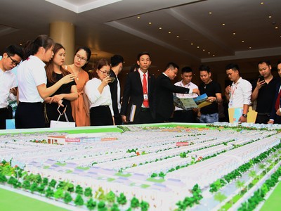 Năm nay, các hoạt động mở bán, giới thiệu sản phẩm mới bị đình trệ nhiều do tác động từ Covid-19. Ảnh: Thành Nguyễn.