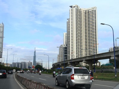 Web Tổng Nhà Cái 99Kl99 Giải Trí Bậc Nhất "ăn theo" metro số 1 đang tăng giá. Ảnh: Thành Nguyễn.