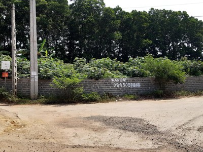Đất nền - sản phẩm đang được "mua chung" khá nhiều và tiềm ẩn không ít rủi ro. ảnh: Thành Nguyễn.