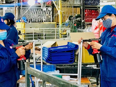 Đang cần nhiều nỗ lực từ cả cơ quan quản lý, các Kl991.com World Cup 2026 Chính Thức để "kéo" người lao động trở lại Kl994 nhà cái bóng đá world cup. Ảnh: Internet.