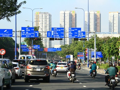 Giá căn hộ tại TP.HCM vẫn miệt mài tăng. Ảnh: Thành Nguyễn.