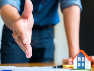 Cơ hội cho khối ngoại trong các thương vụ M&A địa ốc đang rõ nét hơn. Ảnh: Shutterstock.