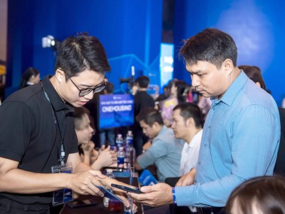 Trải nghiệm công nghệ môi giới địa ốc trên nền tảng số tại sự kiện.