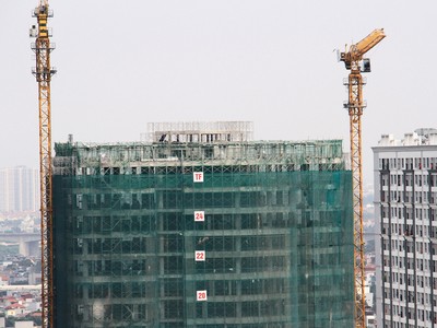 Hà Nội đang thiếu nguồn cung căn hộ bình dân. Ảnh: Bình Minh.