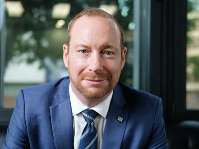 Ông David Jackson.