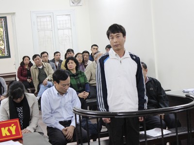 Cựu Phó tổng giám đốc Vinalines ra trước vành móng ngựa