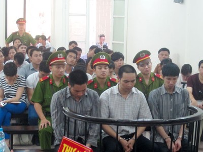 Các bị cáo tại Tòa trong phiên xử ngày 26/6
