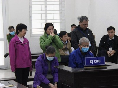 Các bị cáo tại tòa.